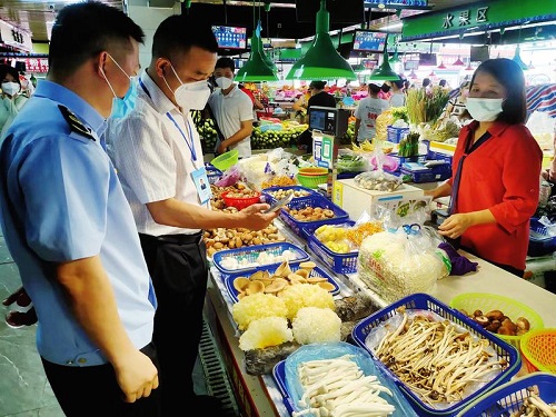 市疫情防控督查组抽查农贸市场核酸检测及防控措施落实情况