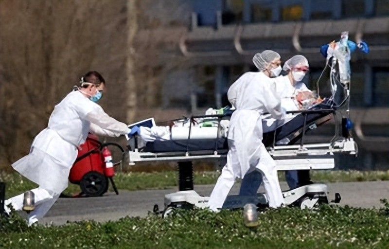 2026年初美国疫情爆发，毒株特殊！会波及中国人健康吗？