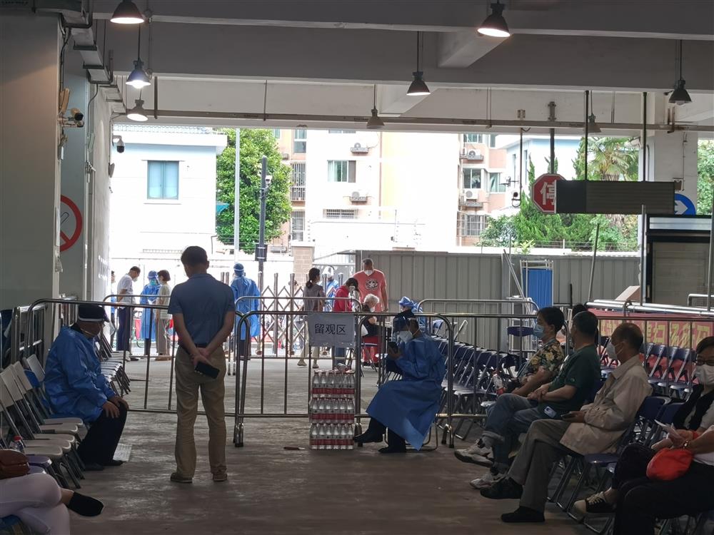 上海老人疫情后打疫苗热情上升,打前准备却各有矛盾