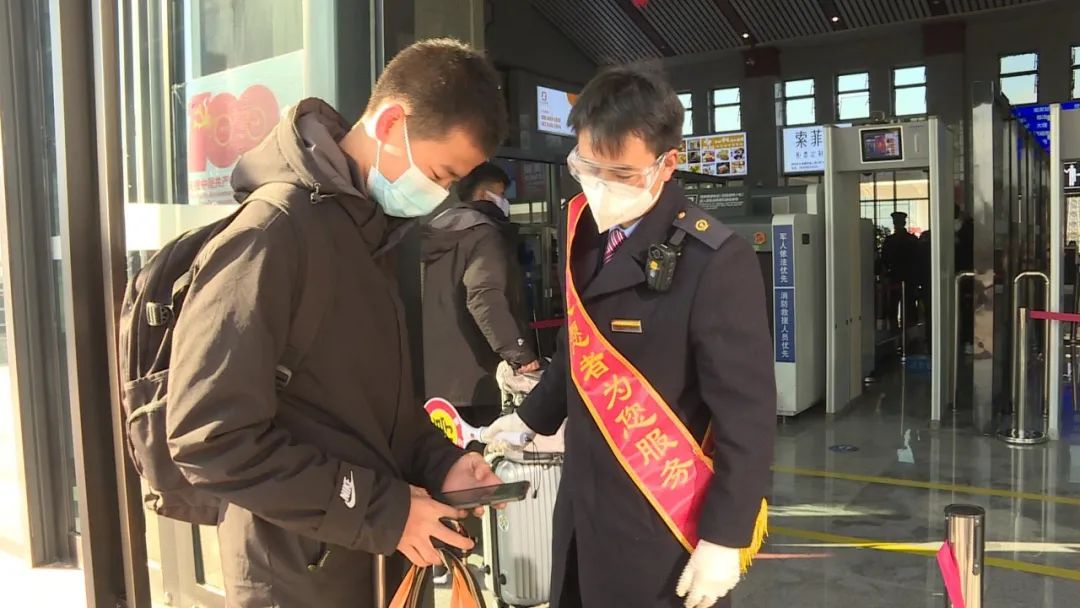 巍山县加强疫情防控措施,筑牢医院、高铁站安全防线