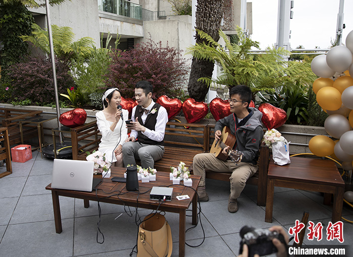 疫情成感情催化剂,旧金山华人夫妻刘知秋和Stream Wu喜结连理