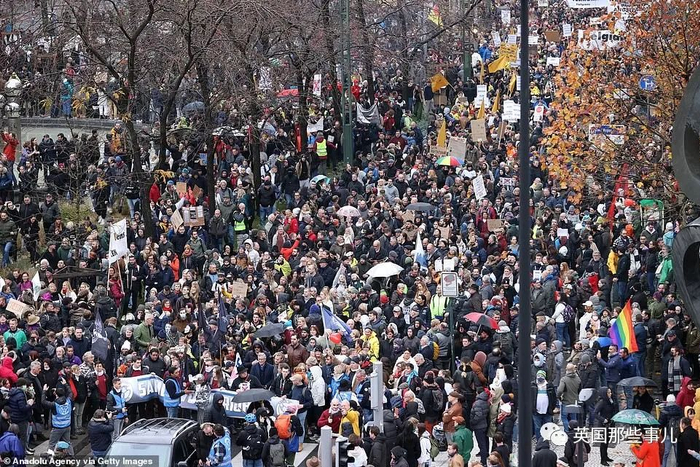 欧洲疫情大爆发,奥地利将强制全民接种新冠疫苗,不打面临牢狱之灾