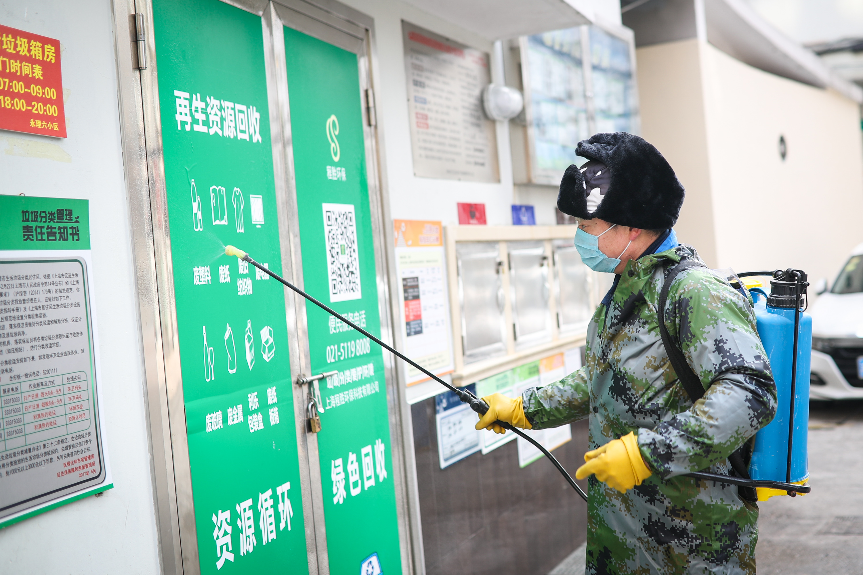 上海党员干部冲疫情防控一线,不惧危险守护社区居民安全