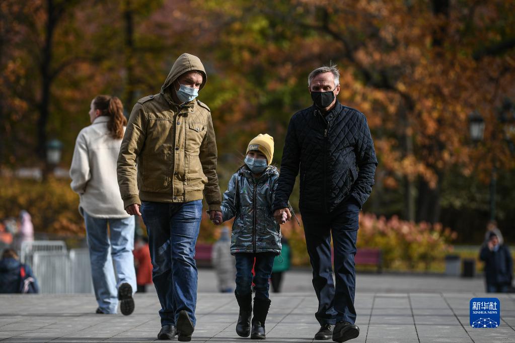 俄罗斯疫情恶化，普京批准全国部分时段带薪休假应对