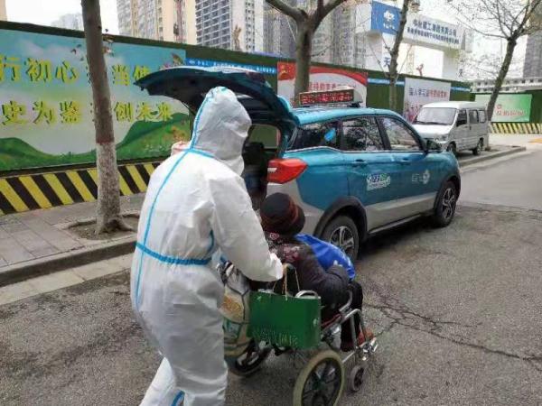 陕西咸阳：疫情防控更快更温暖