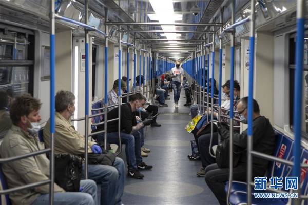 疫情下俄罗斯确诊激增经济受损，普京急推复工复产应对危机