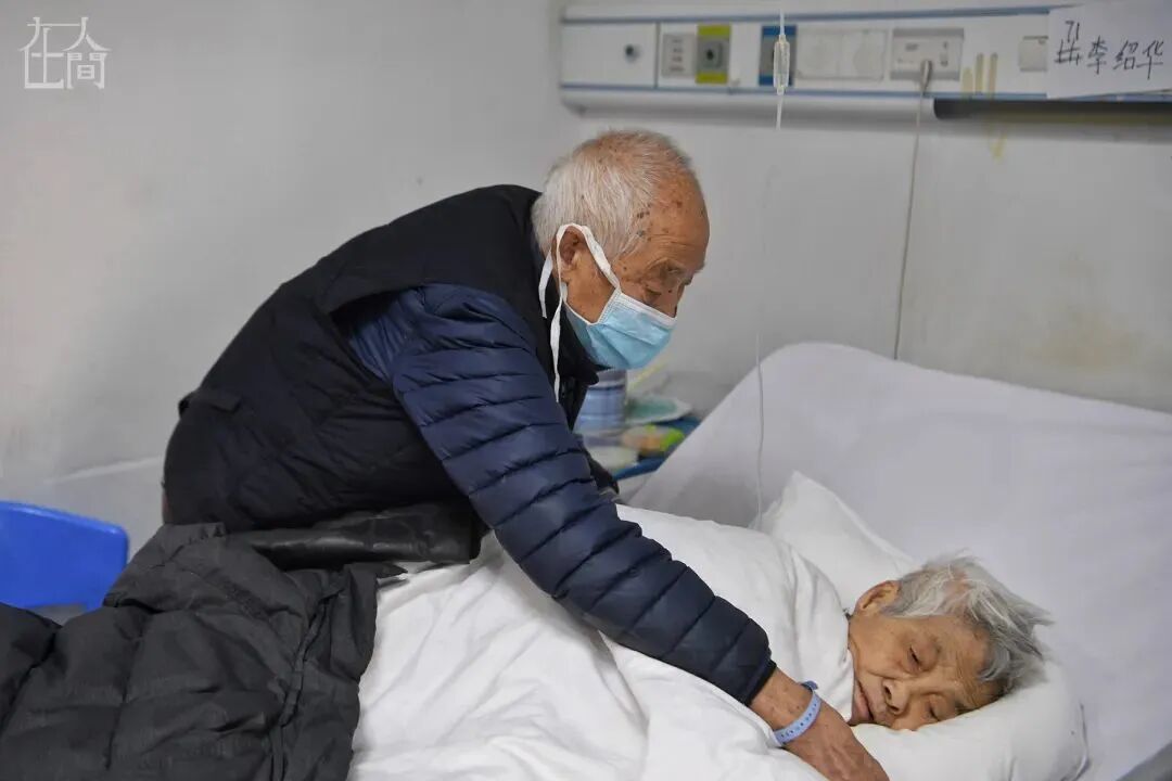 疫情封城下的守护故事:普通人如何温暖彼此