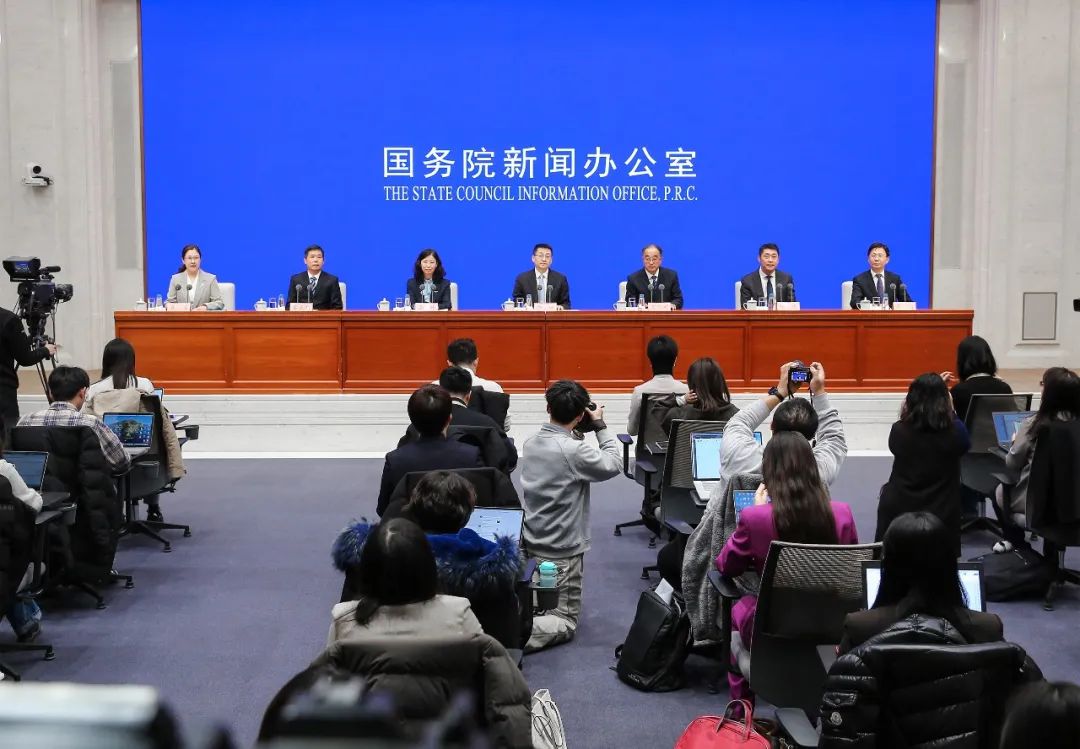 春运在即疫情趋势如何?国家疾控局:目前流感高位波动,新冠较低但节前或回升