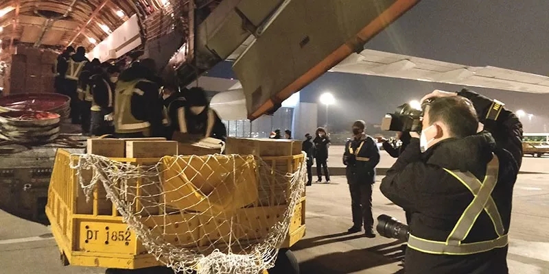 疫情下行业类媒体迅速行动,全方位报道抗疫举措与感人故事