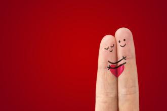 大一情侣甜蜜恋爱，男方大男子主义，如何让感情越来越好？