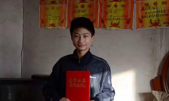 2017年沧州高考理科状元庞众望:寒门学子的逆袭人生
