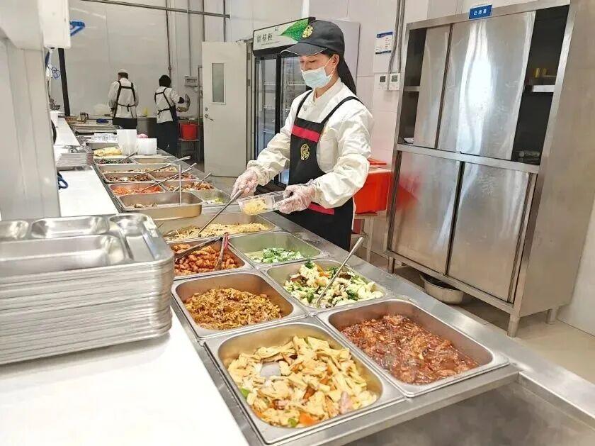 北京多所高校食堂向市民开放,饭菜美味实惠又放心