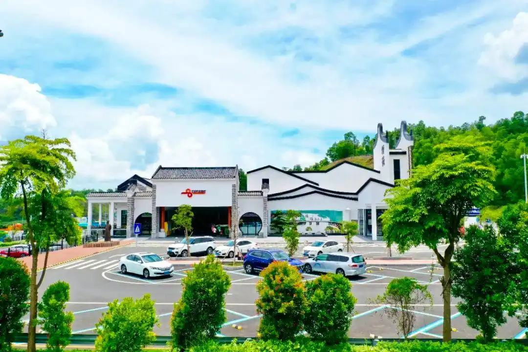 广澳高速民众服务区与沈海高速雅瑶服务区升级改造亮点多