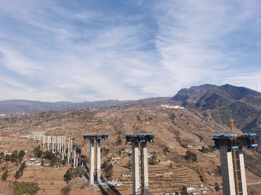 乐西高速大凉山一号隧道贯通,创多项国内高速隧道施工纪录