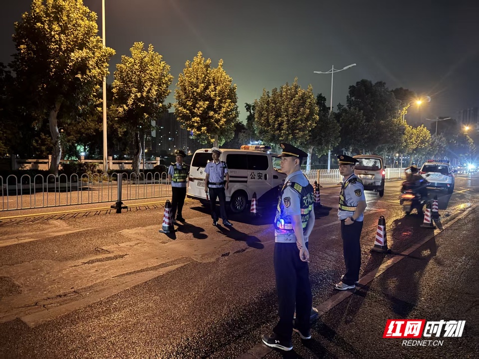 衡阳“百日行动”铁拳打击违法经营保障市民出行安全