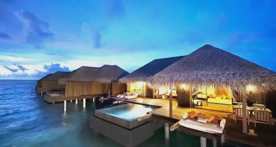 北京冬奥会场馆建设：冰丝带等背后的创新挑战与技术突破