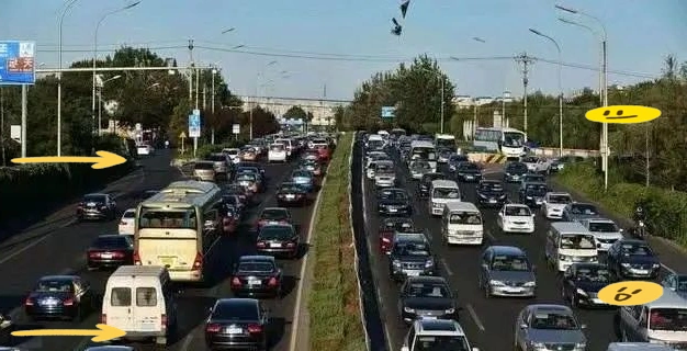 国内道路交通拥堵成常态，速来看不合理限速标志惹的祸