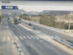 超速行驶危害大，易追尾易翻车，后果严重别忽视