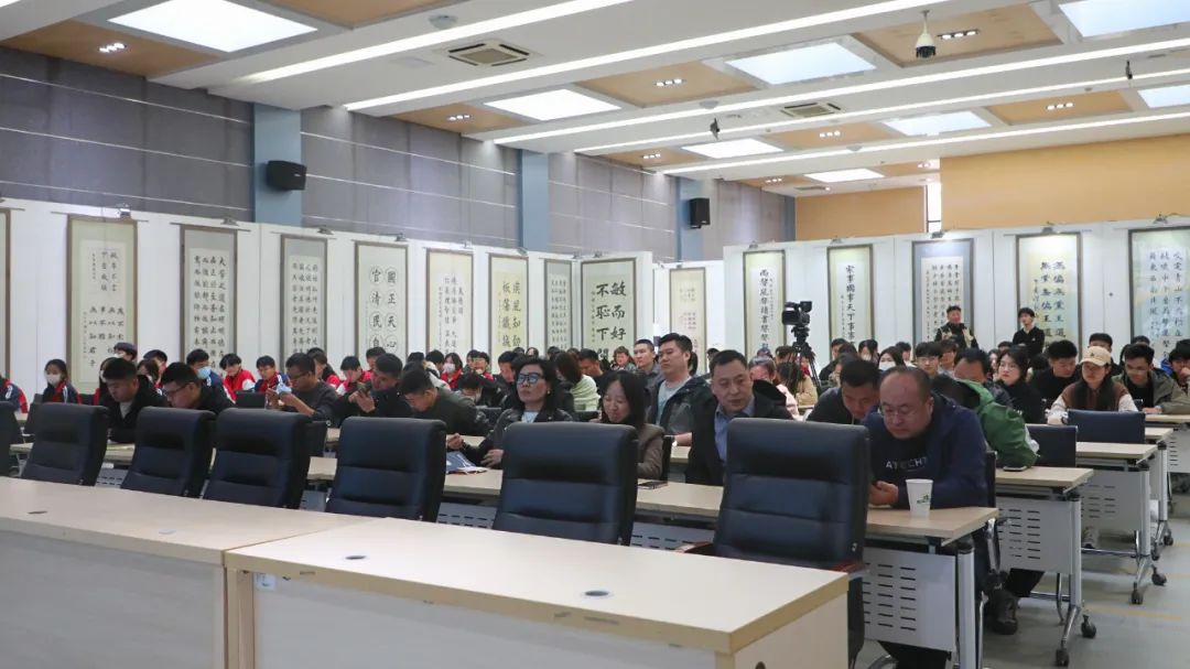 我院邀专家开展讲座提升师生‘挑战杯’竞赛备赛参赛水平